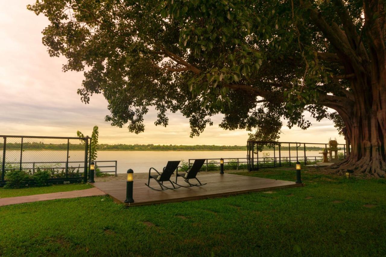 Bo Tree Cottage On The River Mukdahan Exterior photo
