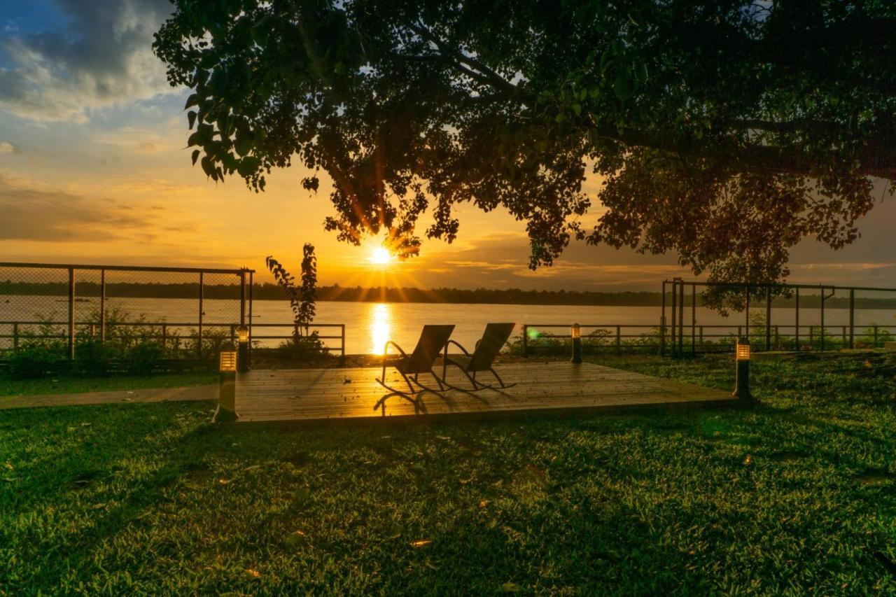 Bo Tree Cottage On The River Mukdahan Exterior photo