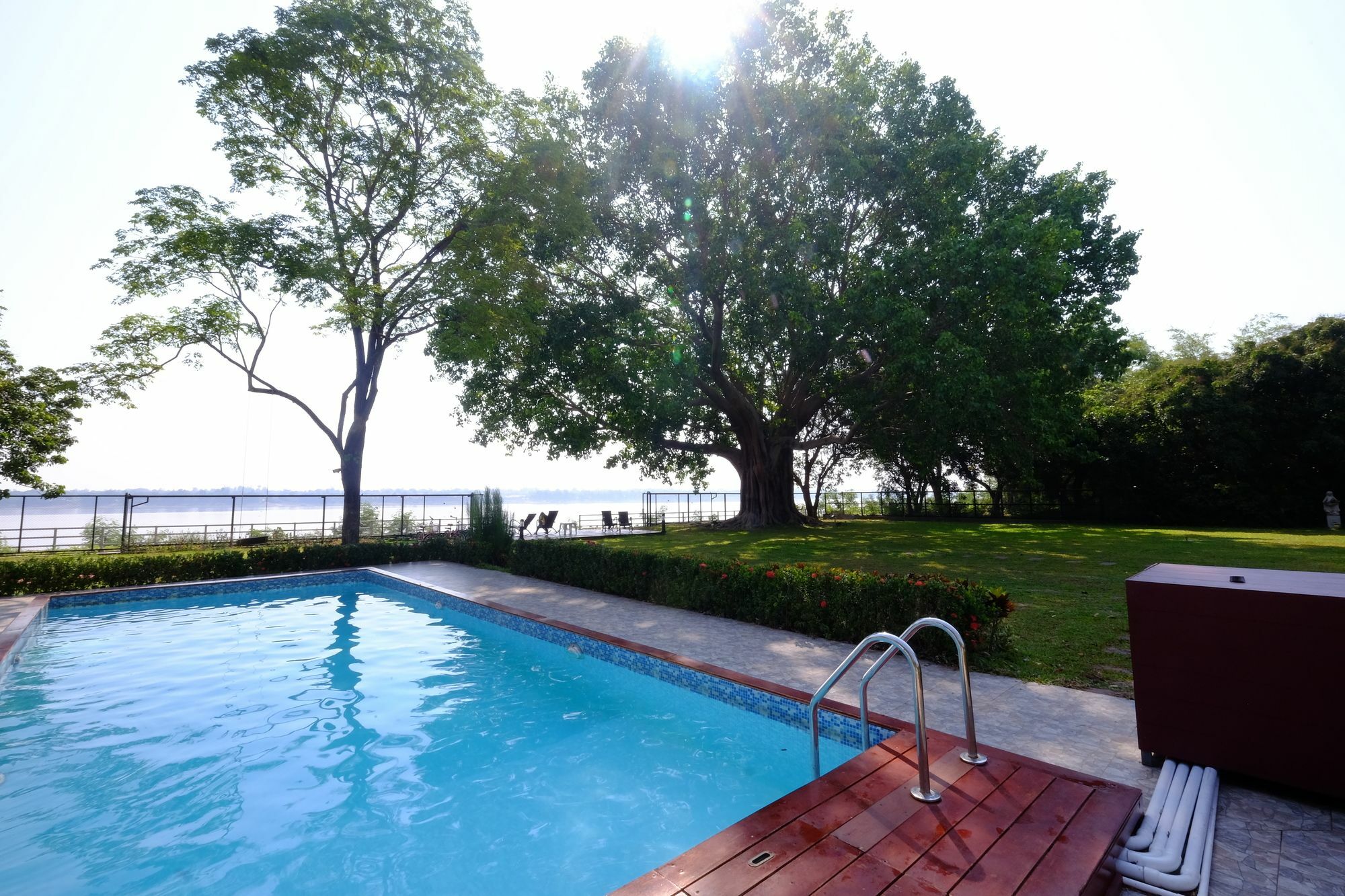 Bo Tree Cottage On The River Mukdahan Exterior photo