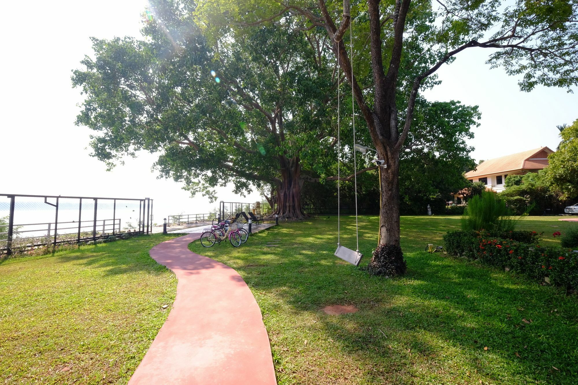Bo Tree Cottage On The River Mukdahan Exterior photo